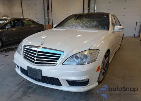 2012 Mercedes-Benz S 63 Amg z USA, uszkodzony, nr VIN WDDNG7EB3CA471763